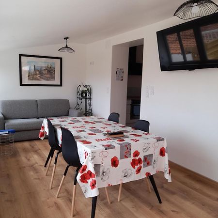 Logement Lumineux Avec Terrasse La Roche-sur-Yon Kültér fotó