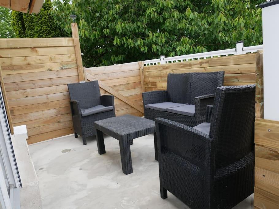 Logement Lumineux Avec Terrasse La Roche-sur-Yon Kültér fotó